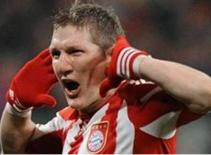 Milan muốn "kết hôn" với Schweinsteiger