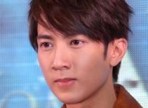 Ngô Tôn bị 'tố' đã có vợ và con gái