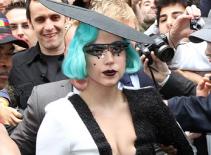 Sững sờ trước vòng một biến dạng của Lady Gaga