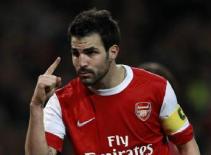 Fabregas không phải là một đội trưởng tốt