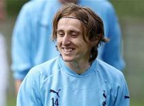 22 triệu bảng cho Modric: Chỉ đáng ném vào sọt rác