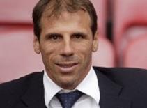 Ghế HLV Inter có tên ứng cử viên Zola 