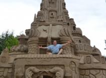 Người ba lần lập kỷ lục về xây lâu đài cát