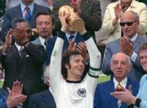 Beckenbauer: Vị Hoàng đế bất tử