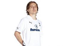 Tottenham tăng lương, Modric ở lại