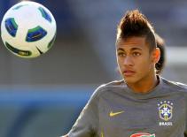 Pele khuyên Neymar: Ngừng ăn vạ và đến Real Madrid