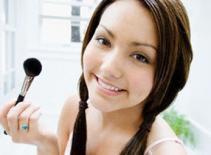 4 cách tán màu má hồng tự nhiên