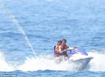 Lộ diện bồ mới của Cesc Fabregas