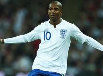 Ashley Young đến và… thách thức tất cả