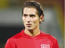 Hamit Altintop nghỉ đầu mùa 2011/12