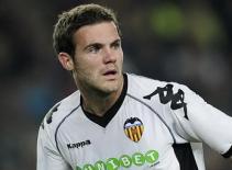 Juan Mata bị Barca "tấn công" dồn dập