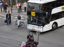 Cầu thủ Ajax đánh rơi "Chiếc đĩa bạc"