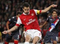 Fabregas sẽ không còn là đội trưởng của Arsenal nếu ở lại