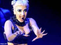 “Ỉm” tiền ủng hộ Nhật Bản, Lady Gaga bị kiện!