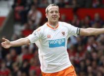 Liverpool sẽ có bộ đôi tân binh nội trong 24 giờ tới?