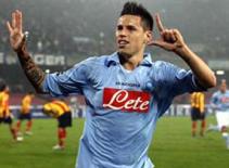 Chuyển nhượng ở Serie A: Nóng ở Hamsik, Vucinic