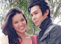 Nathan Lee ôm hôn "người yêu" giữa đường