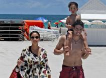 Nhà Kaka đẹp như thiên thần trên bãi biễn Miami