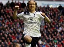 Modric mời khéo Quỷ đỏ