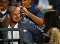 Sneijder đặt Man United và Man City lên cân