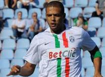 Melo: "Một số cầu thủ không xứng đáng khoác áo Juve"