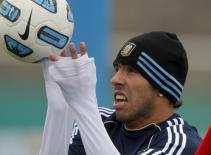Carlos Tevez sẽ đá chính: Ghét “cái” thái độ!