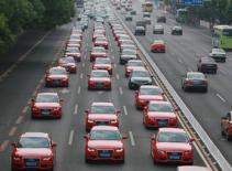 Rước dâu hoành tráng bằng dàn siêu xe 