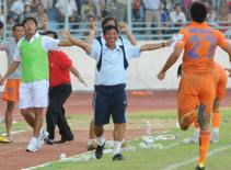 Thế cờ tàn của V-League 2011: Khi đồng tiền thống trị