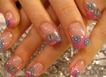 Làm đẹp với nail bắt mắt khi hè sang