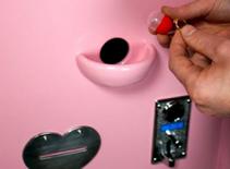 Làm đám cưới chỉ với... một đồng xu