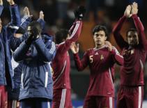 Chile-Venezuela 1-2: Sắc đỏ buồn