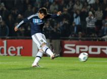 Thương vụ Tevez có nguy cơ đổ bể vì Man City vòi thêm tiền