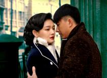 Từ Hy Viên xinh đẹp và quyến rũ bên Ngô Tôn