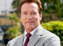 “Người hùng cơ bắp” không muốn trả tiền chu cấp cho vợ