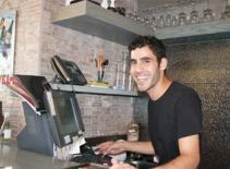 Ở riêng, kiếm tiền kiểu... Do Thái