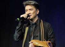 Đàm Vĩnh Hưng phiêu cùng những tình khúc nhạc xưa