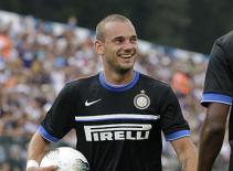 Beckham "giục" Sneijder tới Old Trafford