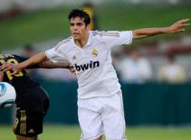 M.U sẽ chỉ tuyển thêm một tiền vệ