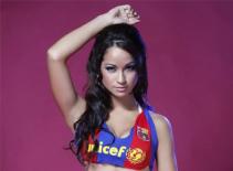 Mỹ nữ Peru khêu gợi trong áo đấu của Barca
