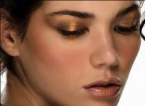 Trang điểm cho làn da ngăm đen  