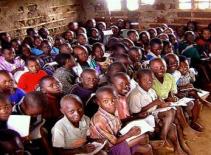 Hoảng hồn ngôi trường dùng bom làm kẻng