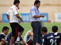 Muốn sờ cúp nên kiềng mặt Bình Dương