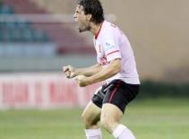 Chân sút ngoại - Đứa con hư thành người hùng