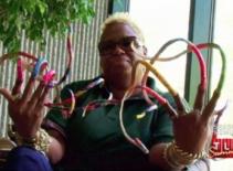 Bộ móng tay kỳ dị