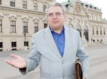 Bị sa thải vì rửa tay bằng nước tiểu