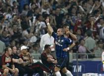 M.U từ bỏ vụ Sneijder