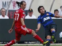 Tái phát chấn thương, Rafael lỡ trận khai màn