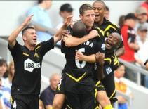 Video Queens Park - Bolton: Chênh lệch đẳng cấp