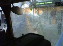 Xe bus của Barca bị ‘oanh tạc’ ở Madrid