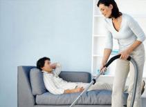 Khôn chợ, dại nhà  